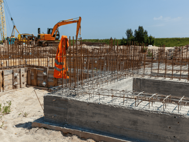 Historie a budoucnost armování betonu: Jak se vyvíjí klíčový stavební proces