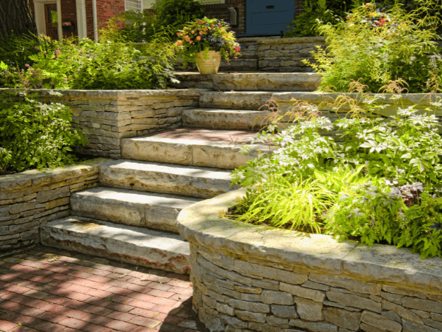 Jak udělat schody z kamene – návod pro domácí mistry