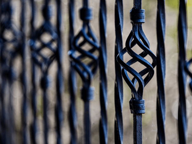 Kovaná zábradlí. Spojení řemesla, estetiky a bezpečí