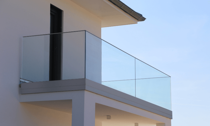 Skleněné zábradlí na terasu: Čistý výhled bez kompromisů