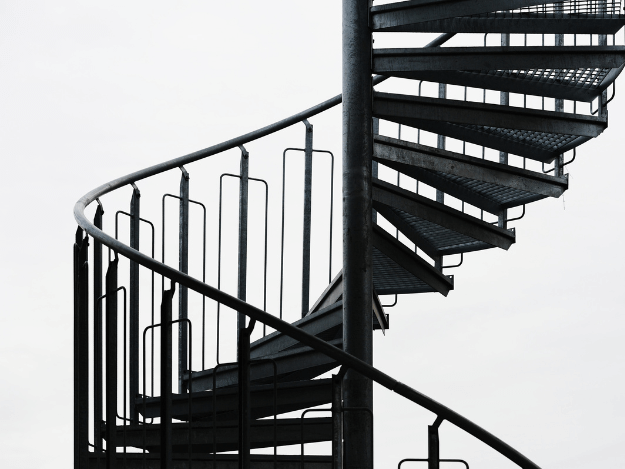 Venkovní schodiště k domu: Proč zvolit kovové?