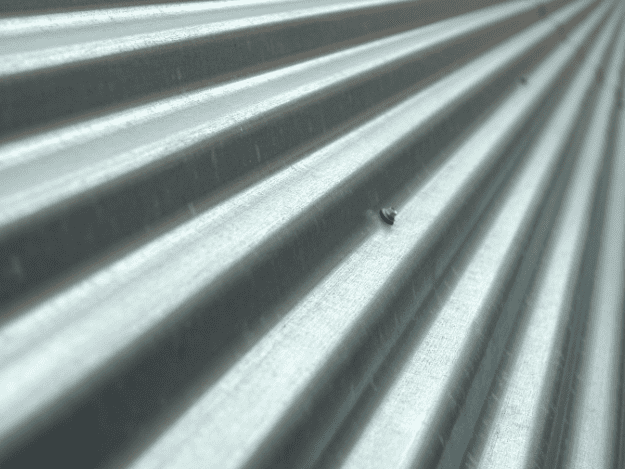 Vlnitý plech v hlavní roli: Od kontejnerů po umělecké instalace