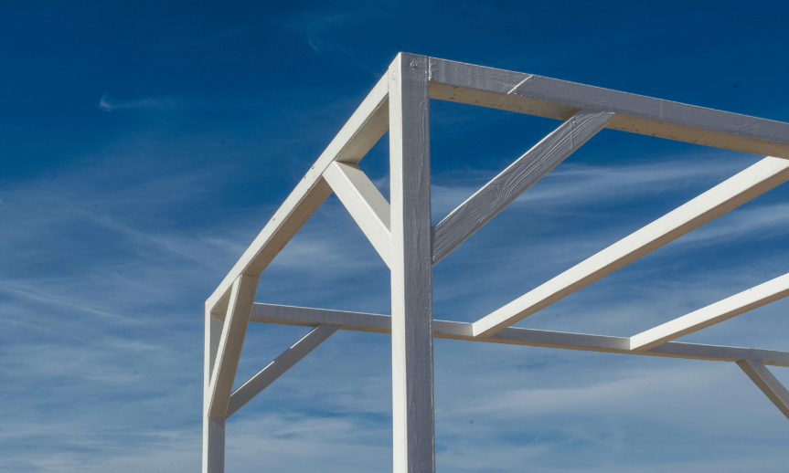 Jak funguje zavětrování a vzpěra: Základní prvek každé stabilní konstrukce