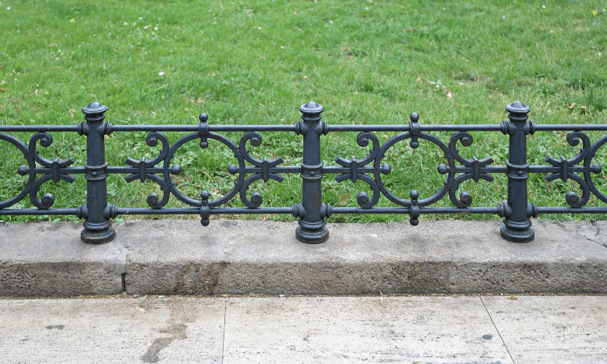 nizky-plot-kovovy-atreon